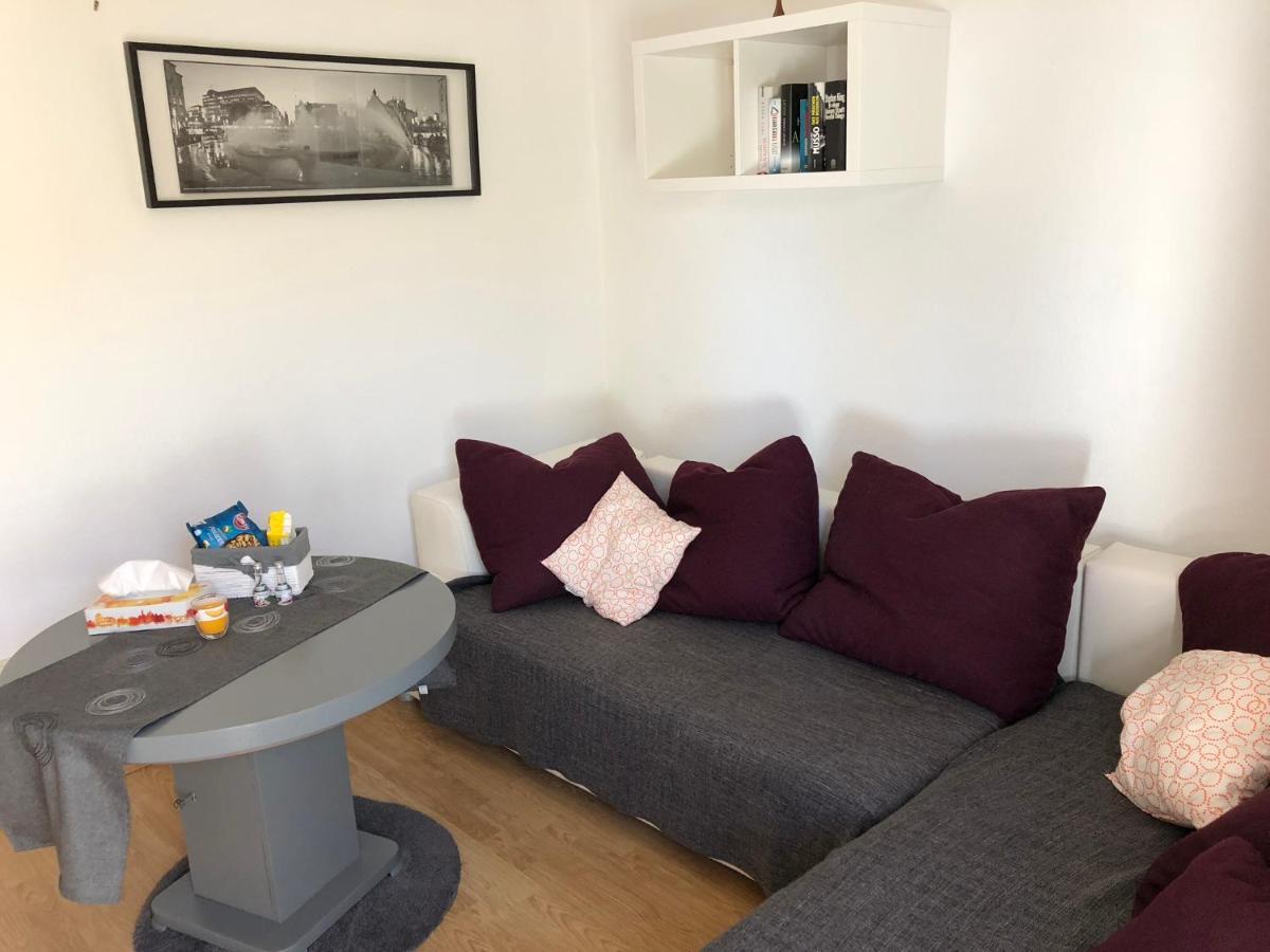 2 Zimmer Wohnung Mit Balkon - Naehe Messe Haar  Exterior photo